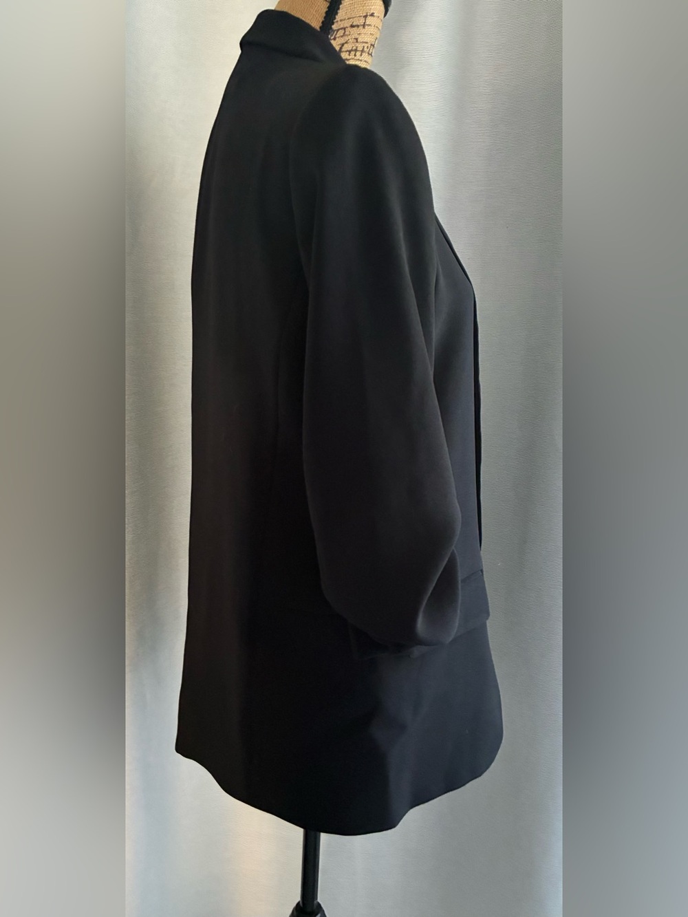 Classic Black Women's Blazer - Picture 5 of 7